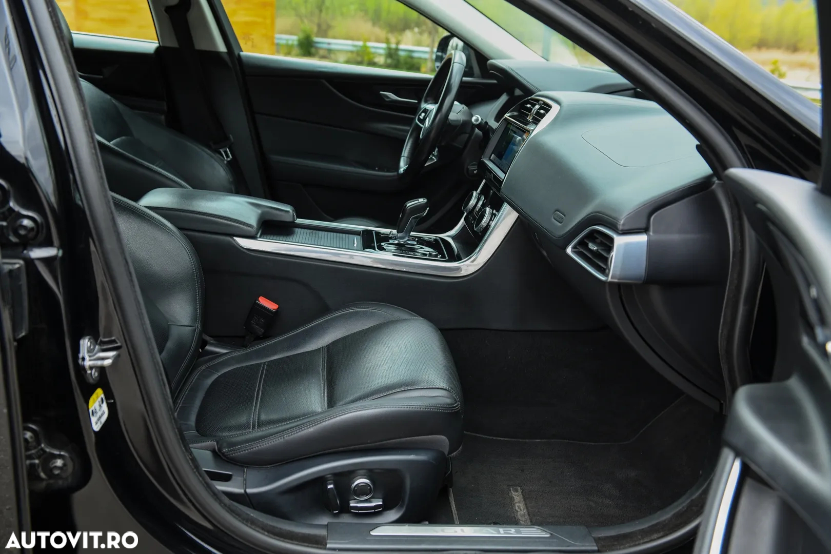 Jaguar XE D180 Aut. S - 11
