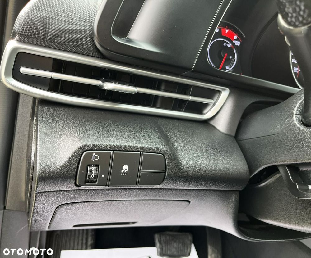 Hyundai Elantra 1.6 Smart CVT - 34
