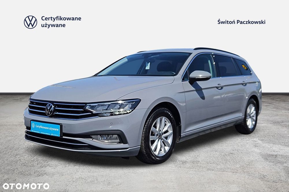 Volkswagen Passat - 1
