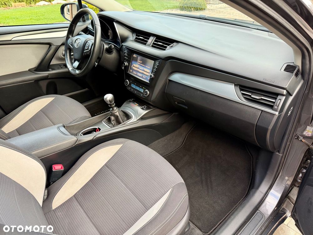 Toyota Avensis Touring Sports 1.8 Edition S+ - 28