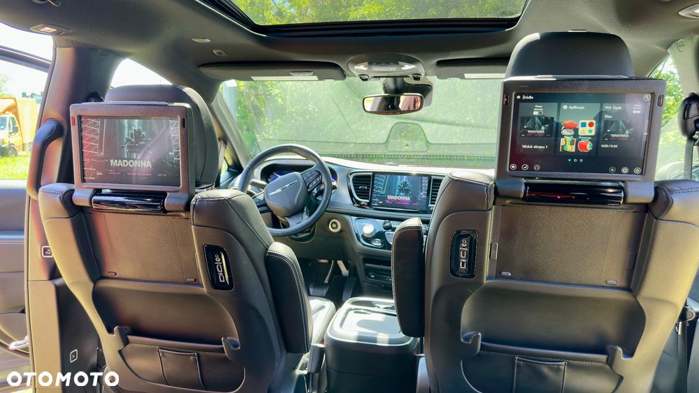 Chrysler Pacifica - 19