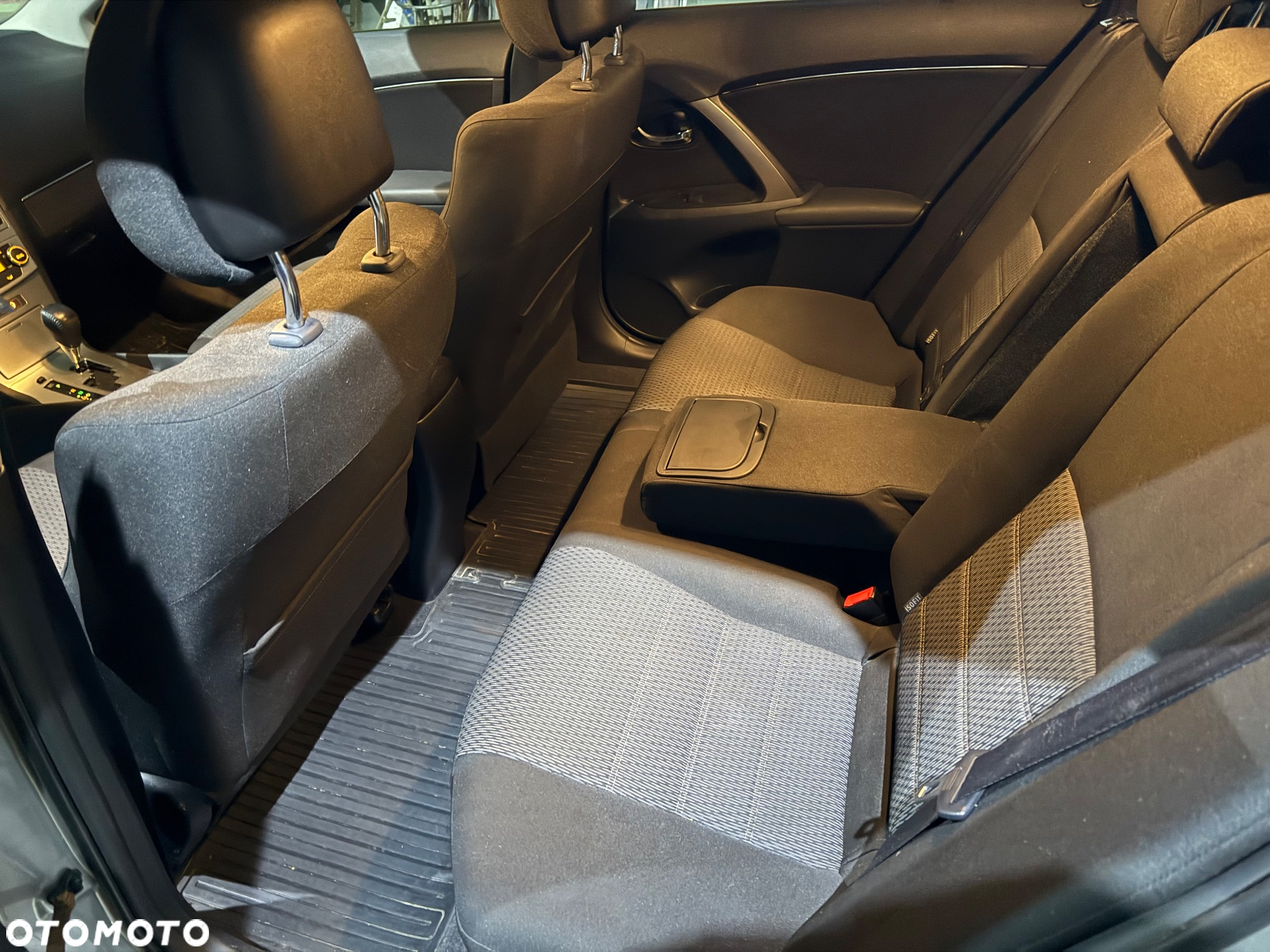 Toyota Avensis - 5