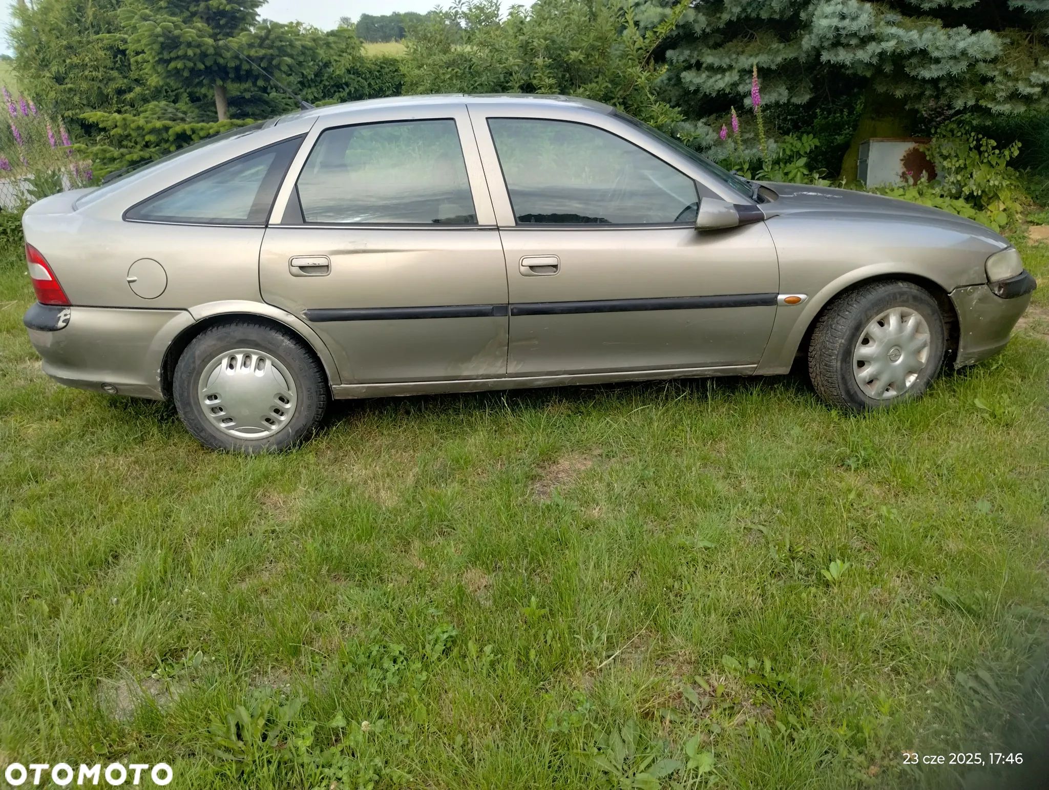 Opel Vectra 1.6 GL - 1