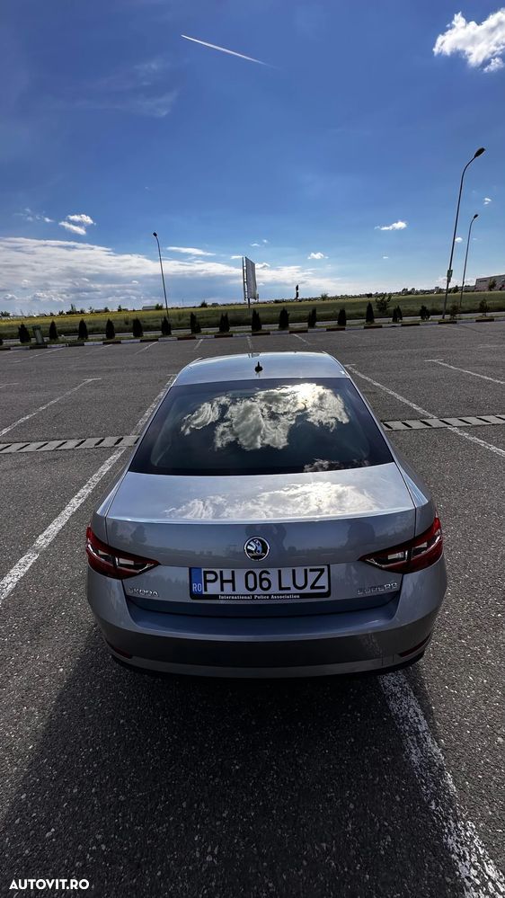 Skoda Superb 2.0 TDI DSG Style - 3