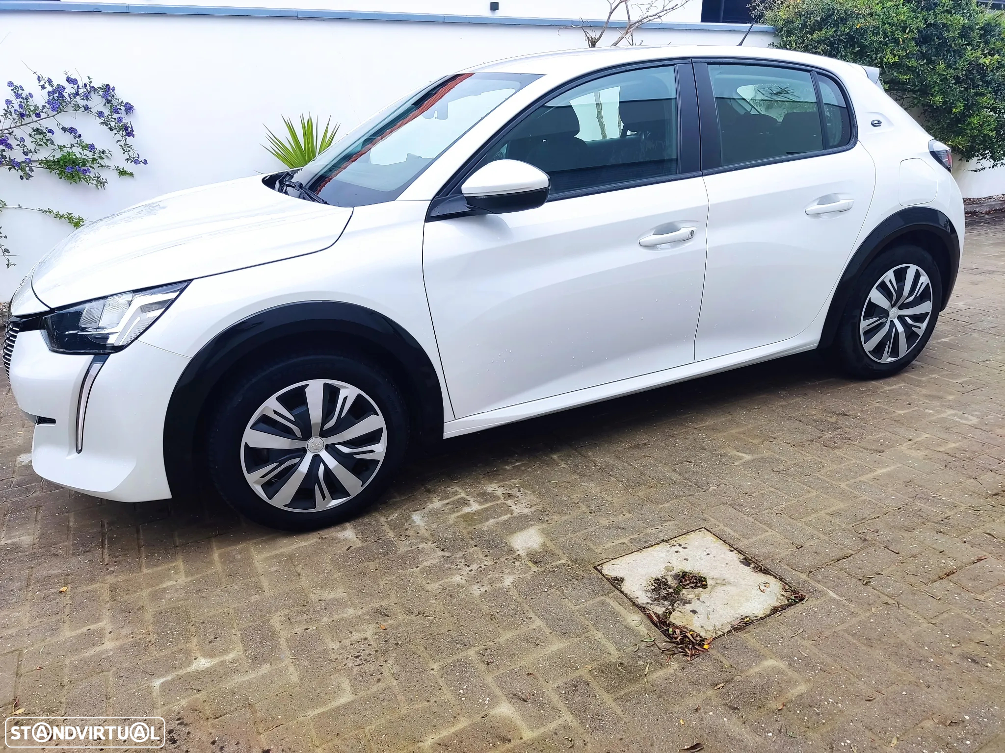 Peugeot e-208 50 kWh Active Pack - 2