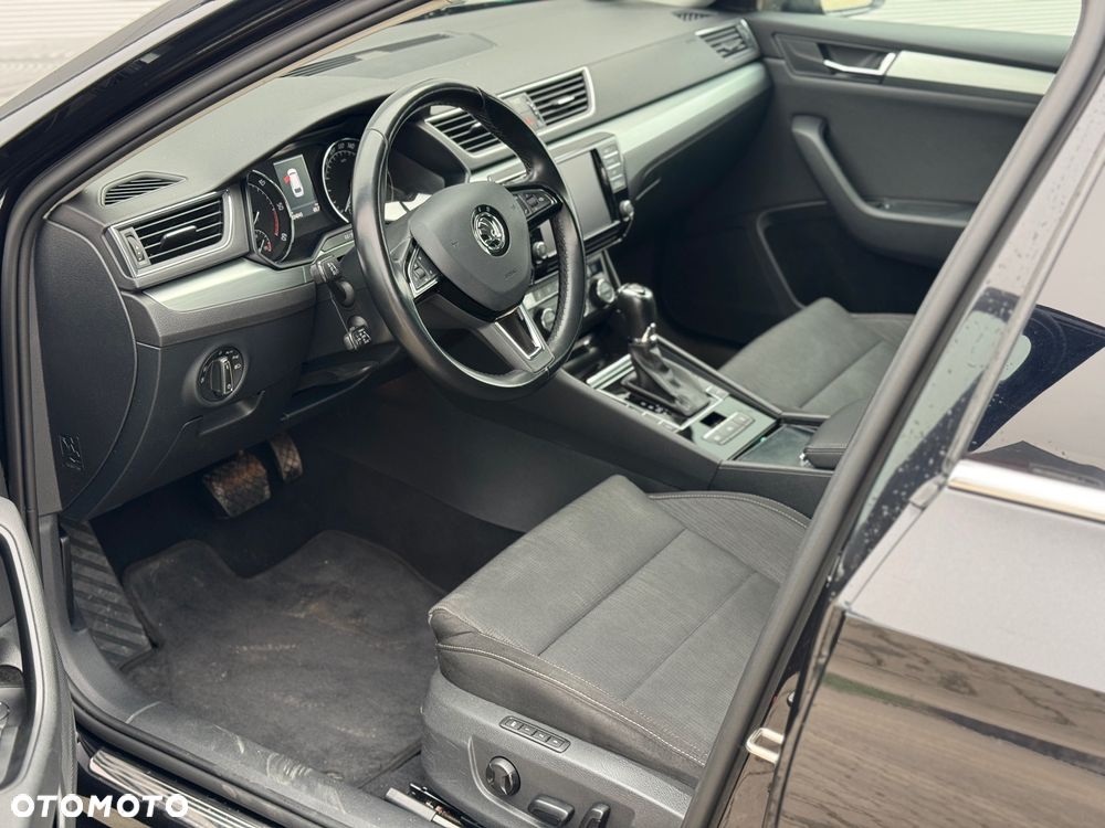 Skoda Superb 2.0 TDI DSG Premium Edition - 14