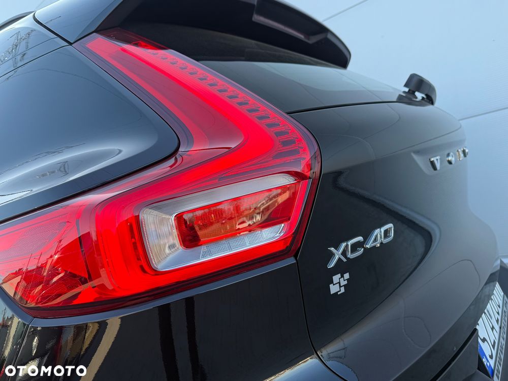 Volvo XC 40 T2 Momentum Core - 24