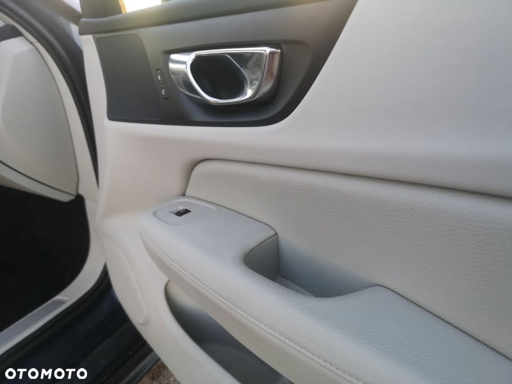 Volvo V60 T5 Geartronic Momentum Pro - 26