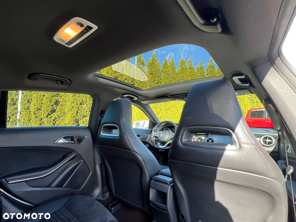 Mercedes-Benz CLA 180 7G-DCT AMG Line - 20
