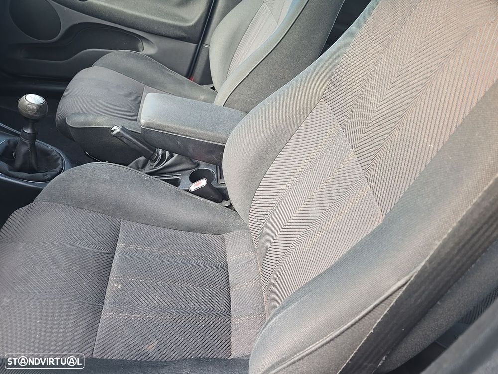 Alfa Romeo 147 1.9 JTD 16V Distinctive - 7