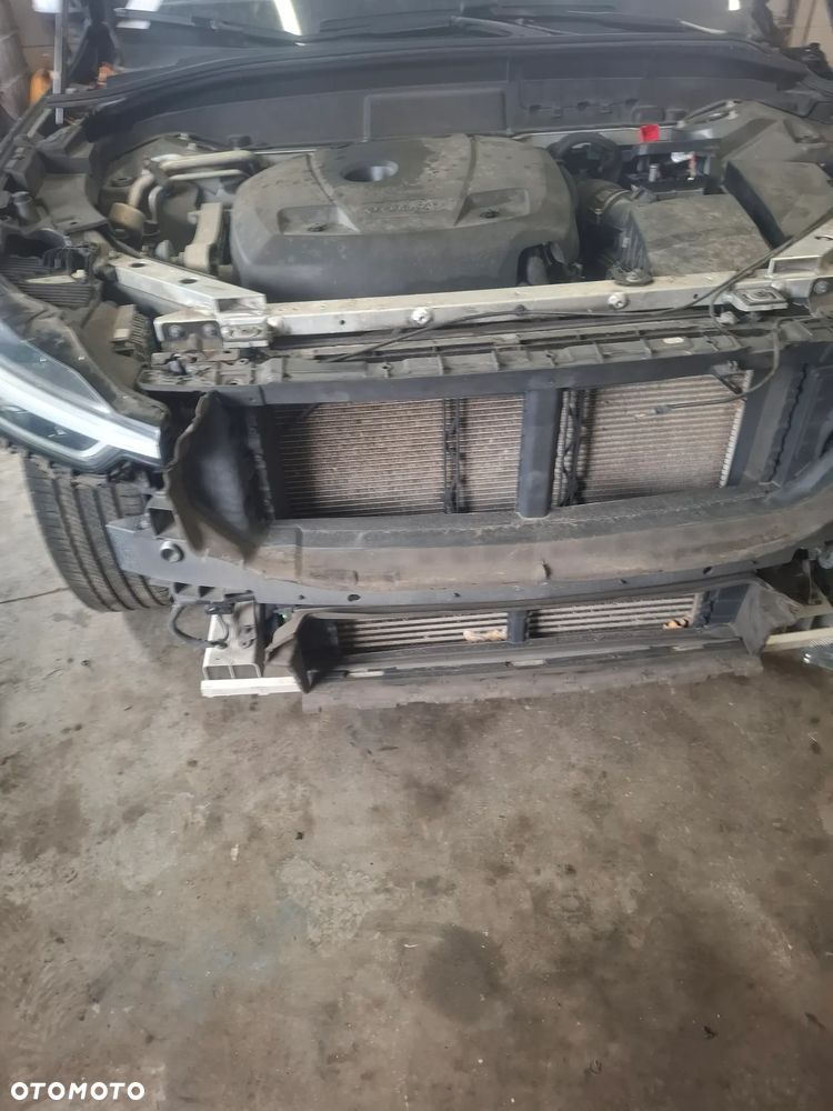 Volvo XC60 II Drzwi prawy tył kod lakieru 714 - 16