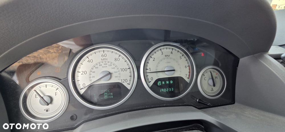 Chrysler Town & Country 4.0 Limited - 25