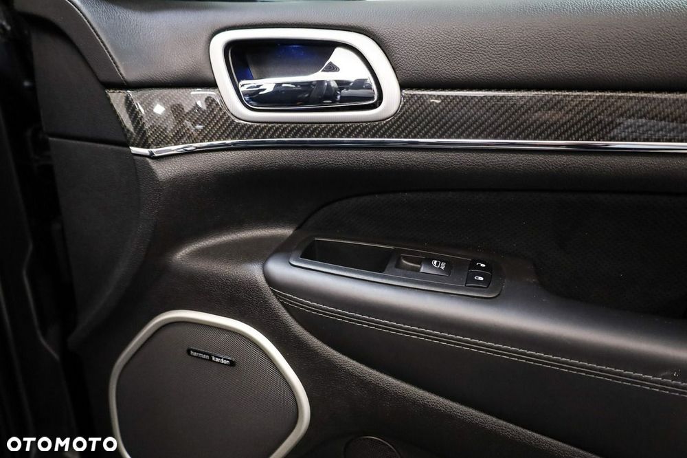Jeep Grand Cherokee - 28