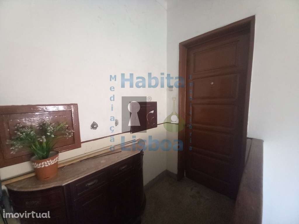 Apartamento T1 para remodelação Baixa da Banheira - Grande imagem: 2/21