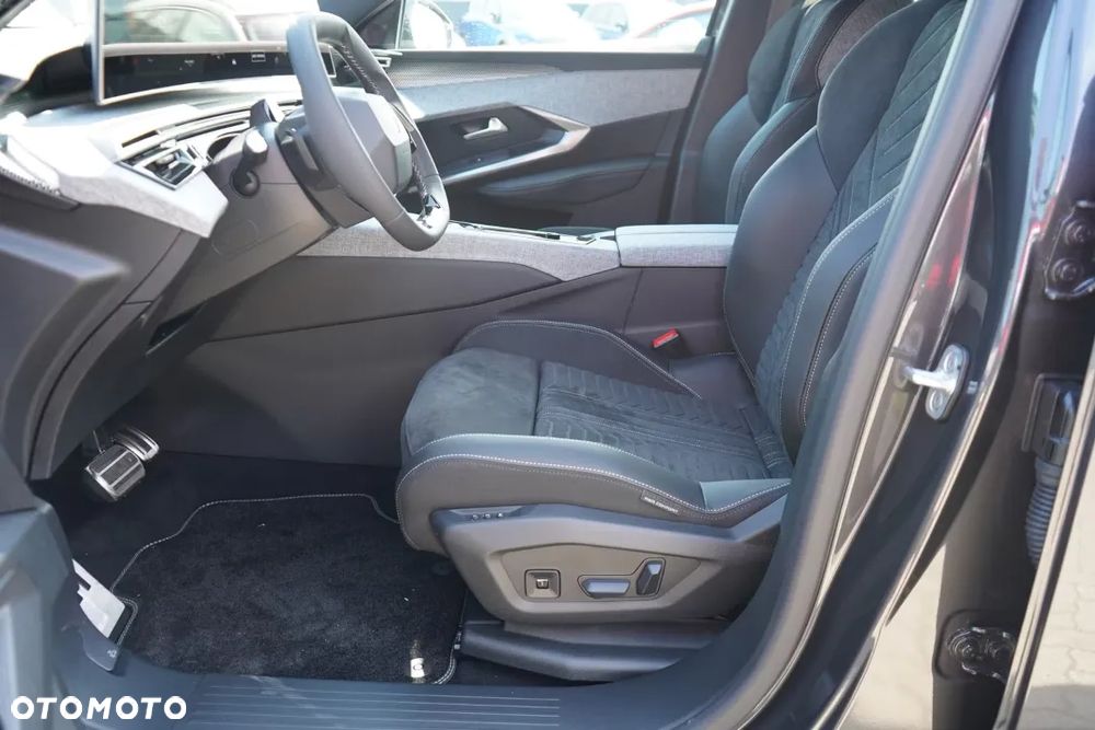 Peugeot 5008 1.2 PureTech mHEV GT Exclusive S&S e-DCS6 - 12