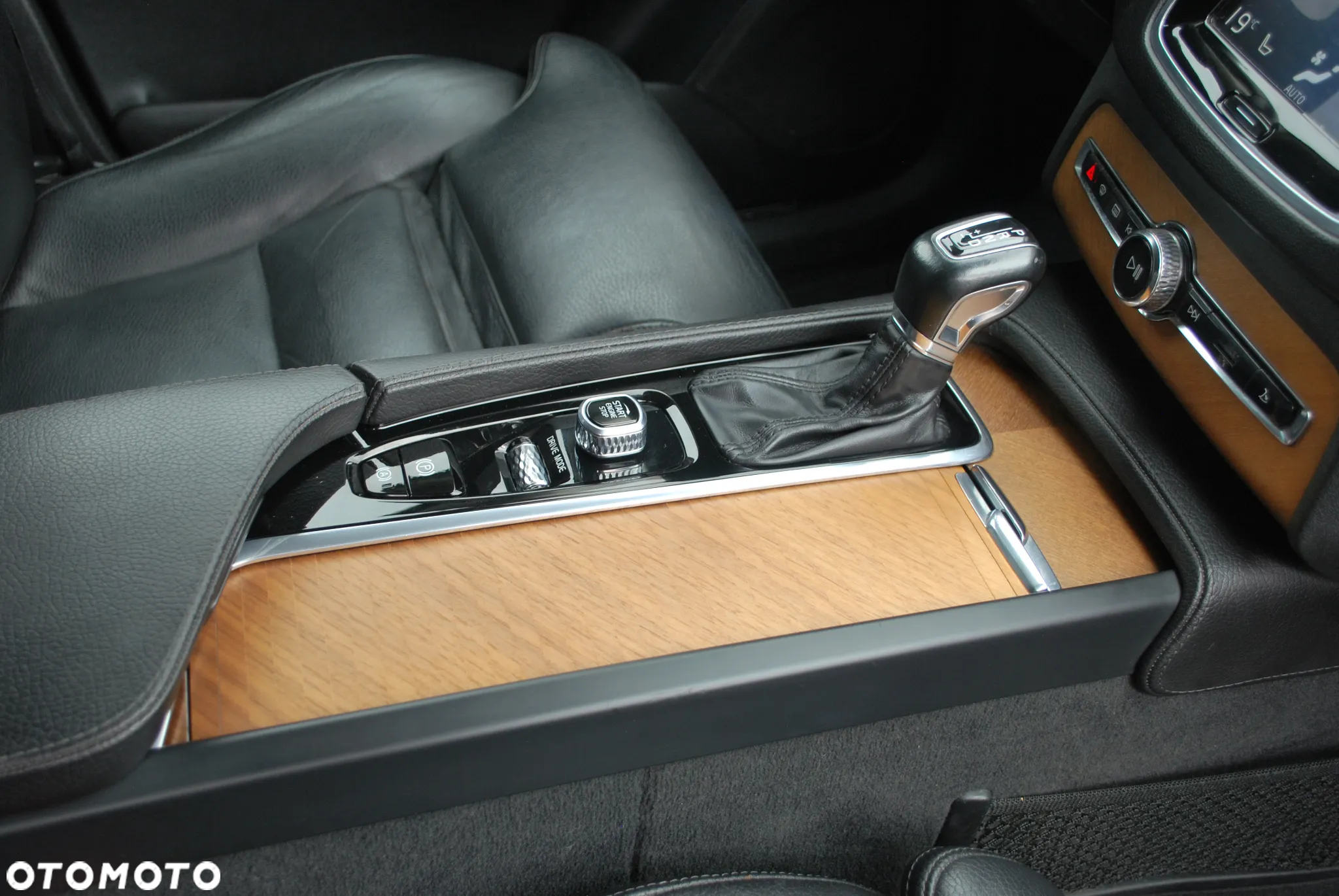 Volvo XC 90 D5 AWD Inscription 7os - 16