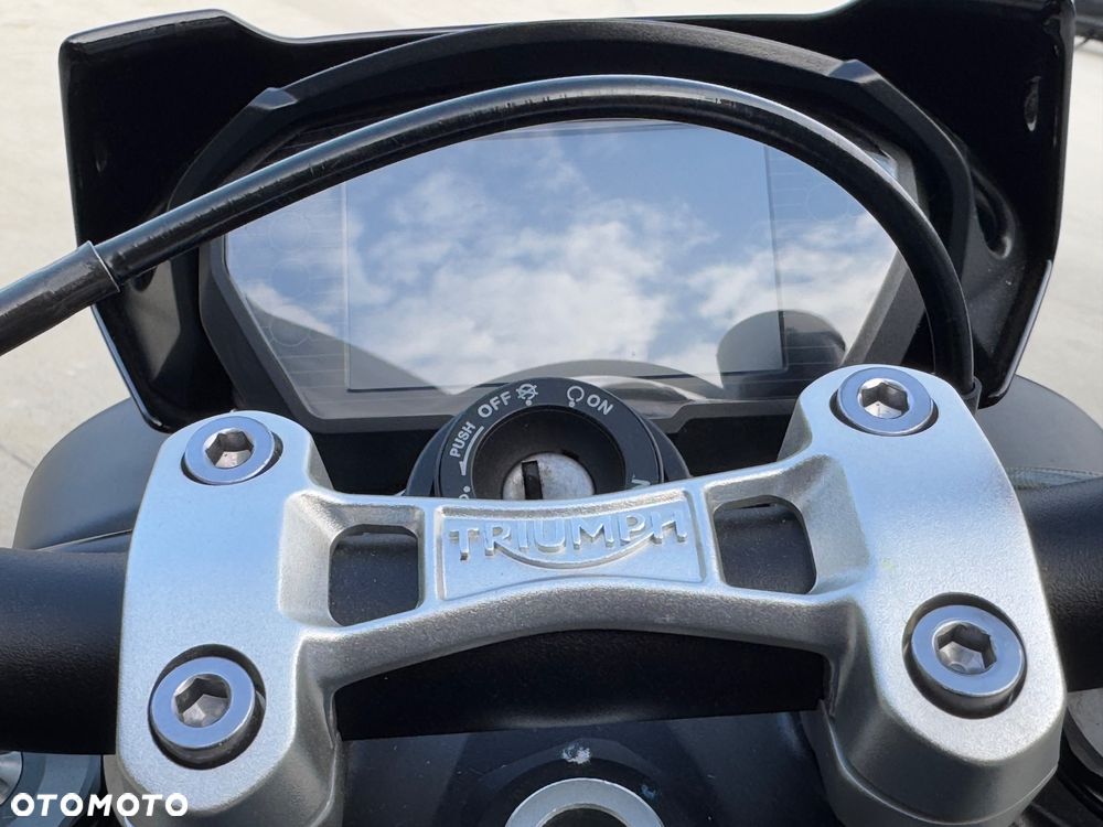 Triumph Street Triple - 36
