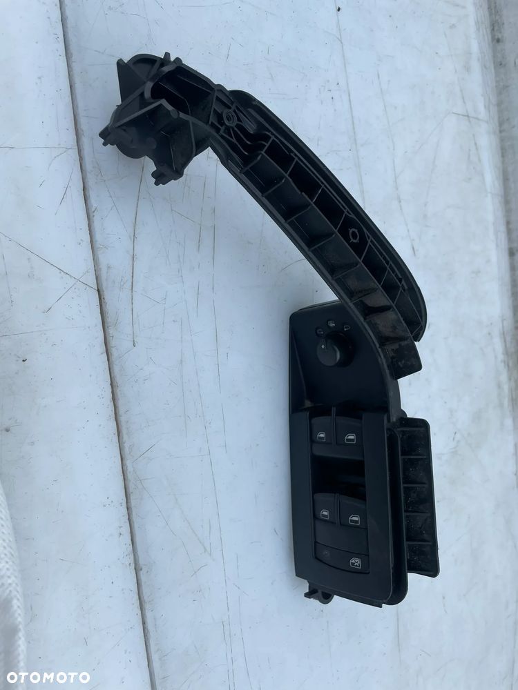 RĄCZKA UCHYWT PANEL PRZEŁĄCZNIKÓW SZYB AUDI A3 8P 5D 8P4959521 8P4959521F - 5