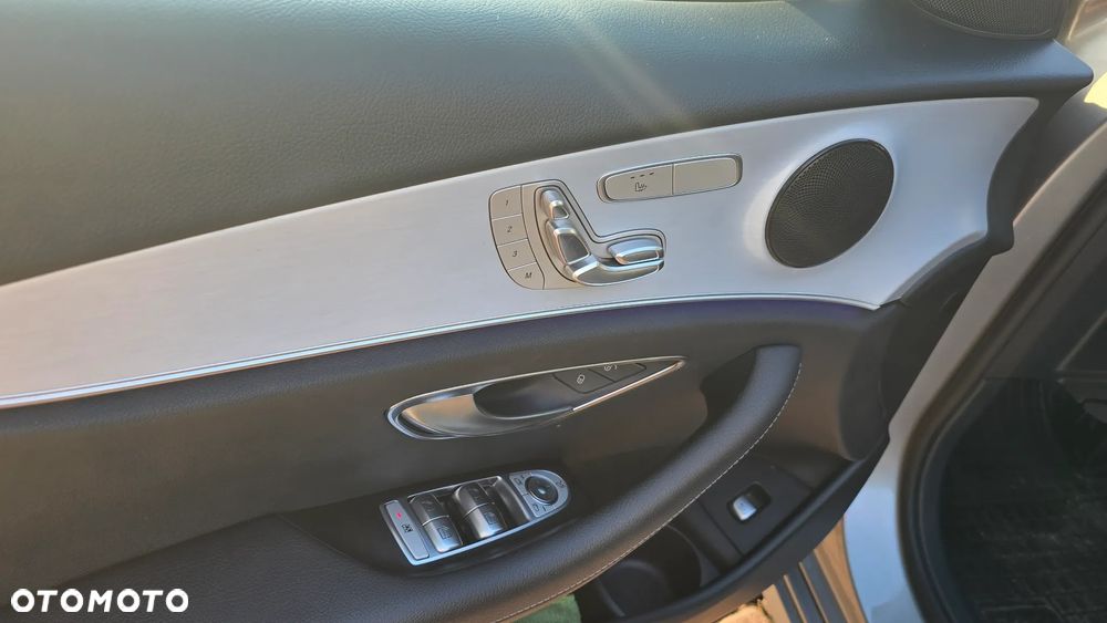 Mercedes-Benz Klasa E 220 d 4-Matic Avantgarde - 6