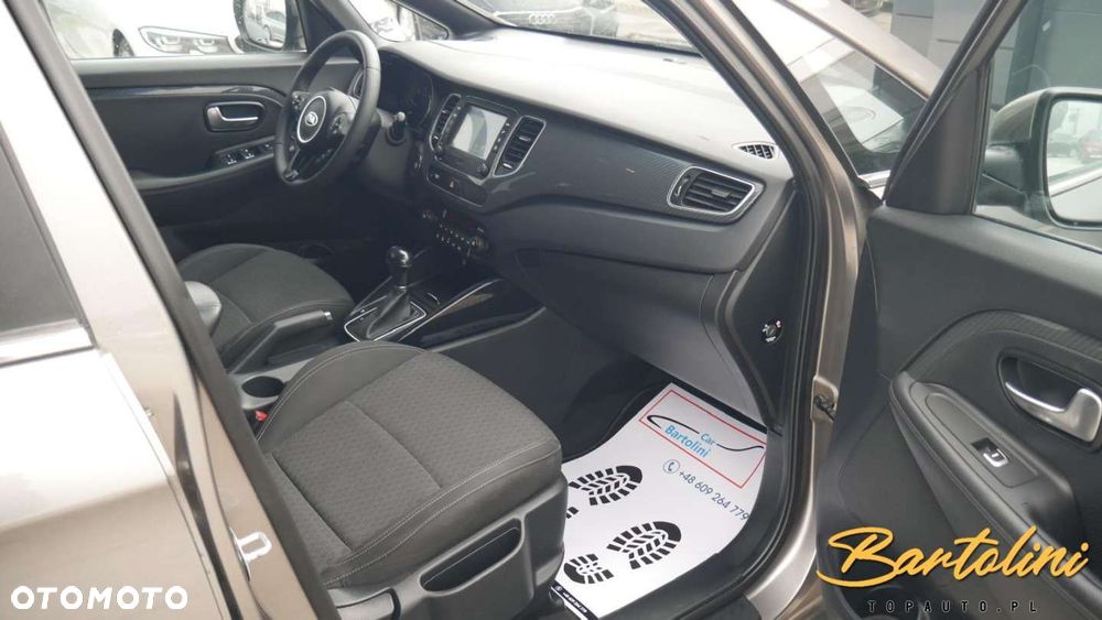 Kia Carens - 16