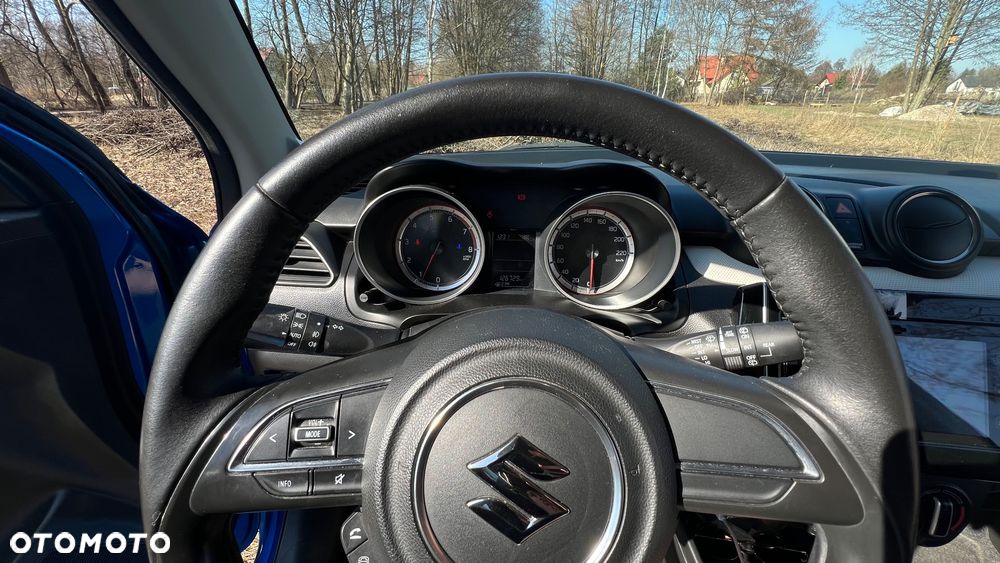 Suzuki Swift 1.2 Premium Plus - 4