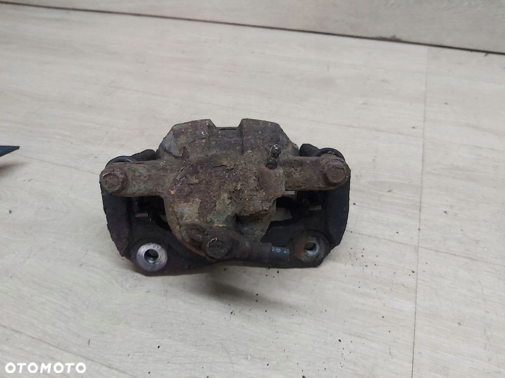 Toyota Rav4 IV XA40 13-18r zacisk jarzmo prawy przód 295mm - 3