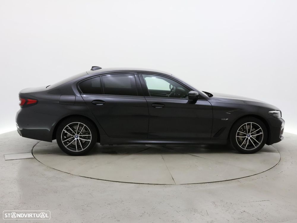 BMW 530 e Pack M - 8
