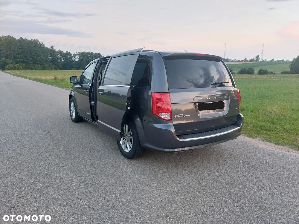 Dodge Grand Caravan - 9