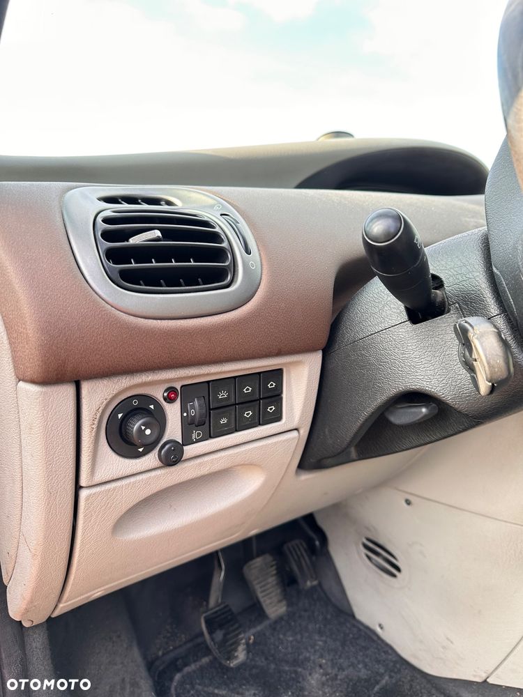 Citroën Xsara Picasso 1.6 HDI Exclusive - 11