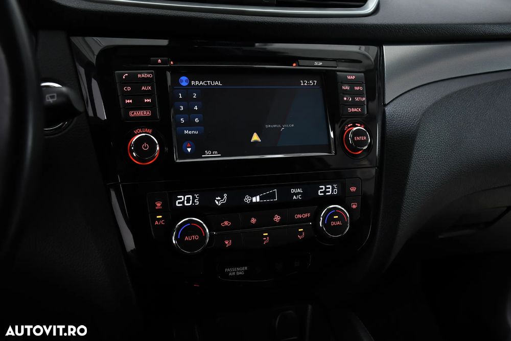 Nissan Qashqai 1.5 DCI N-Connecta - 17