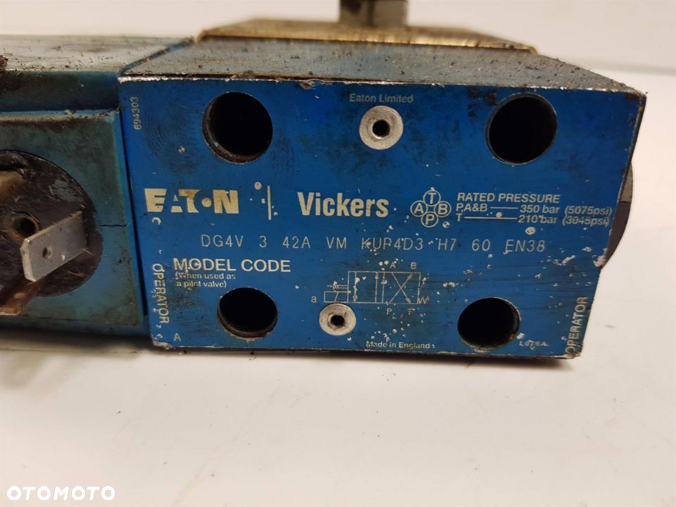 ELEKTROZAWÓR VOLVO L120F VICKERS - 3