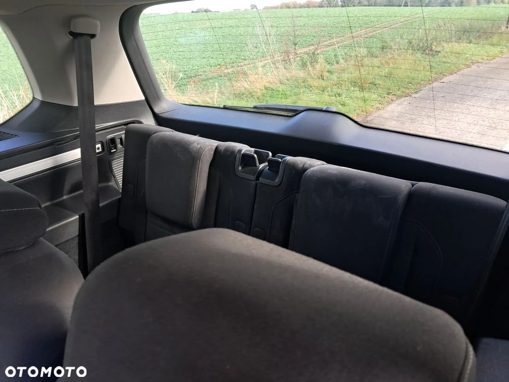 Volkswagen Touran 1.6 TDI SCR DSG IQ.DRIVE - 13