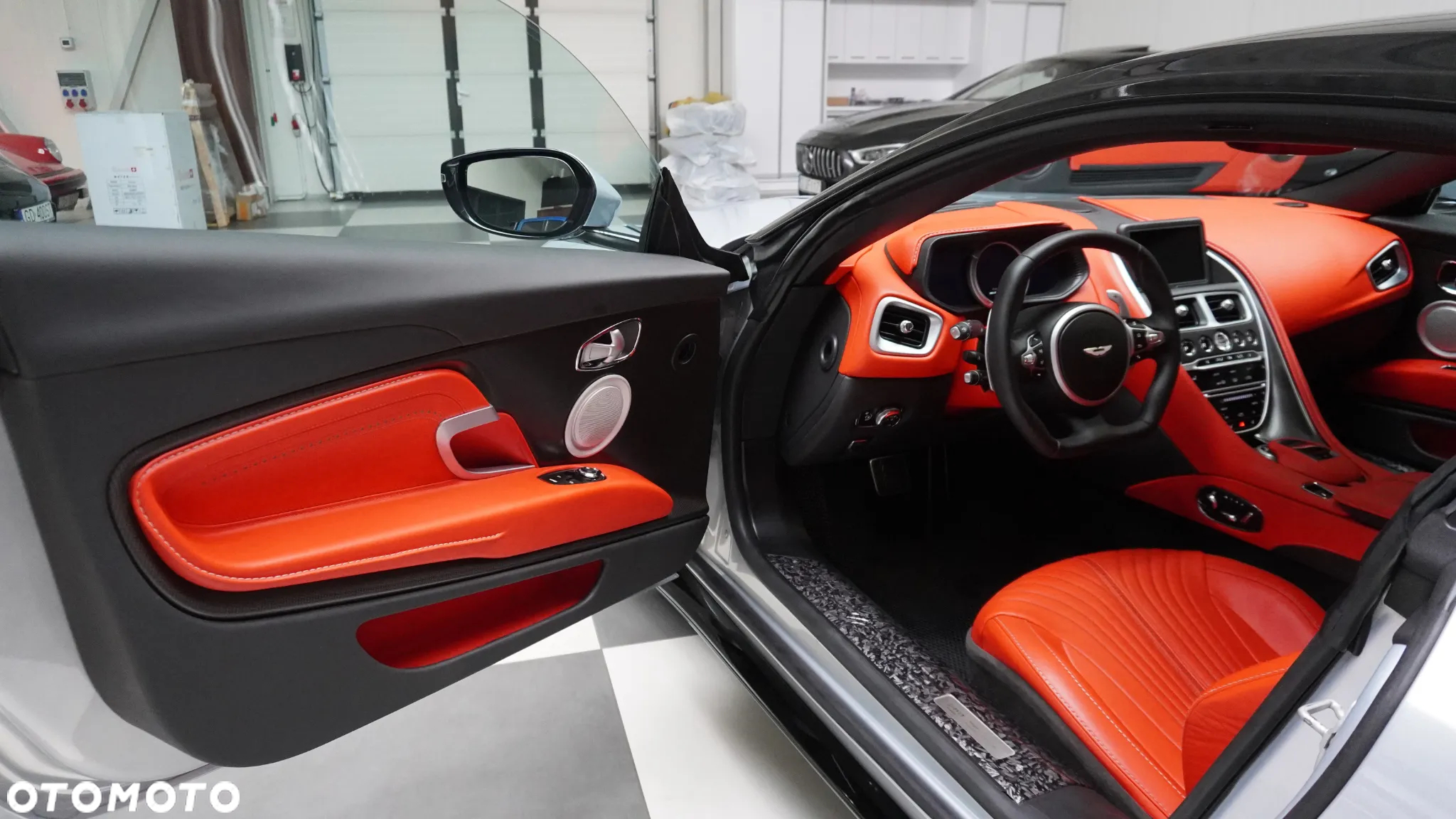 Aston Martin DB11 Launch Edition - 6