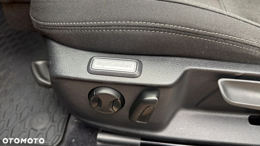 Volkswagen Passat 2.0 TDI SCR Comfortline DSG - 13