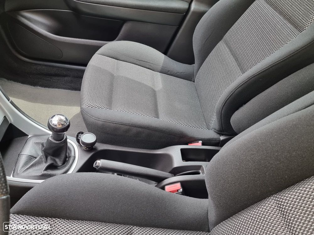 Peugeot 307 1.6 HDi Executive - 14