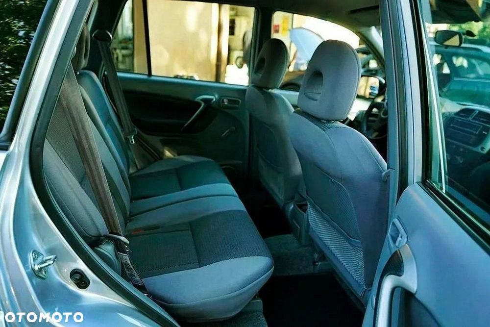 Toyota RAV4 2.0 D-4D 4x4 - 16