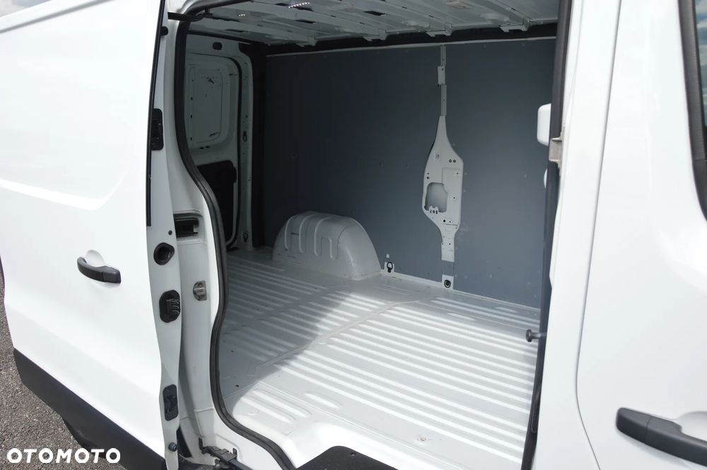 Renault Trafic - 15