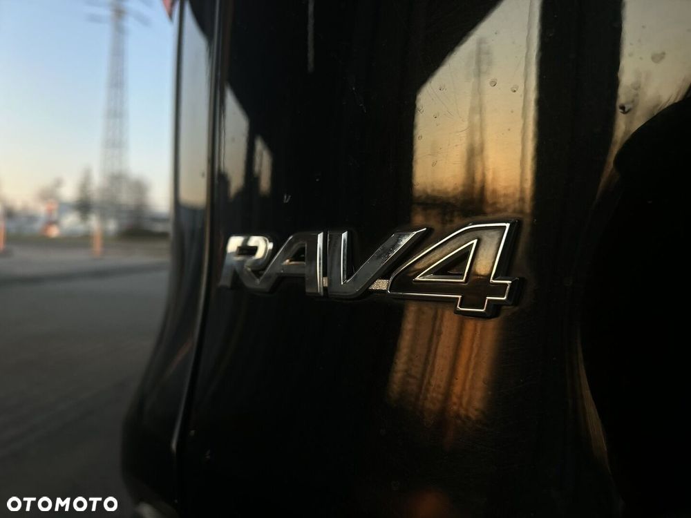 Toyota RAV4 - 10
