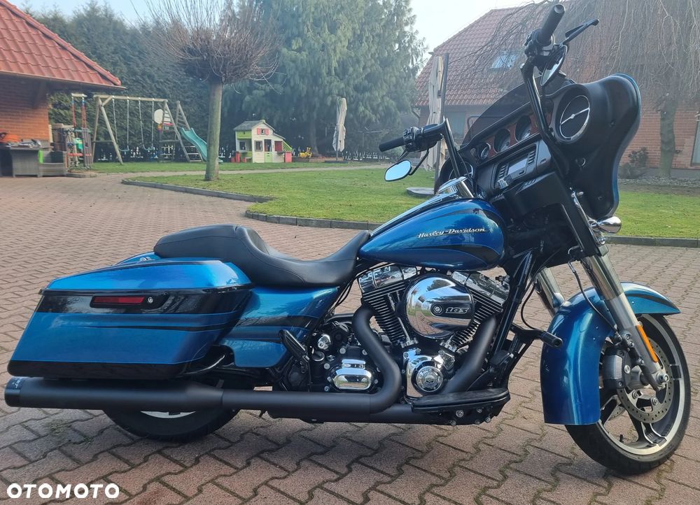 Harley-Davidson Touring Street Glide - 2