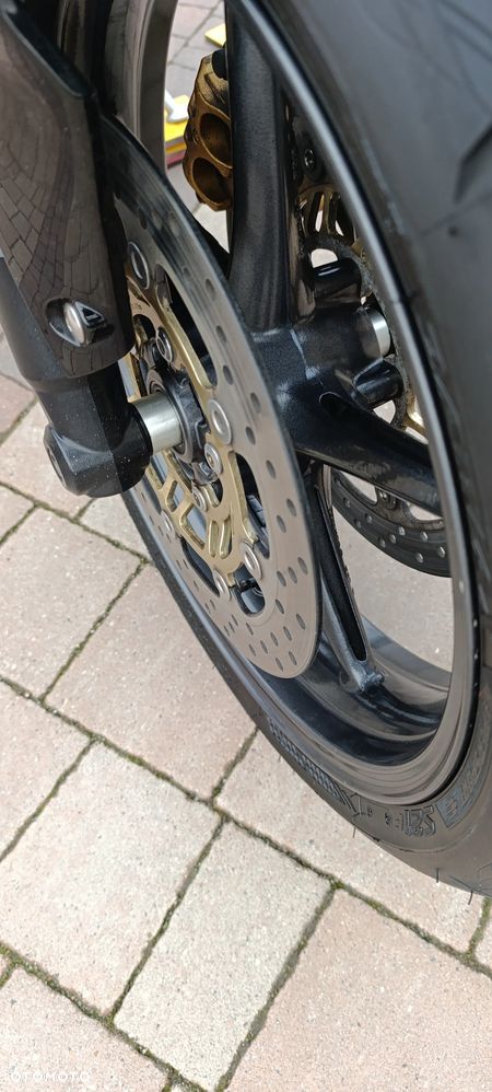 Triumph Street Triple - 19