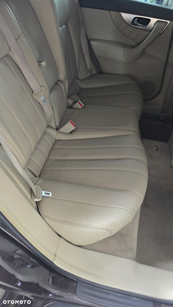 Infiniti FX - 13