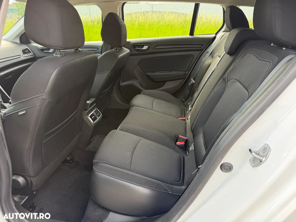 Renault Megane BLUE dCi EDC Intens - 12