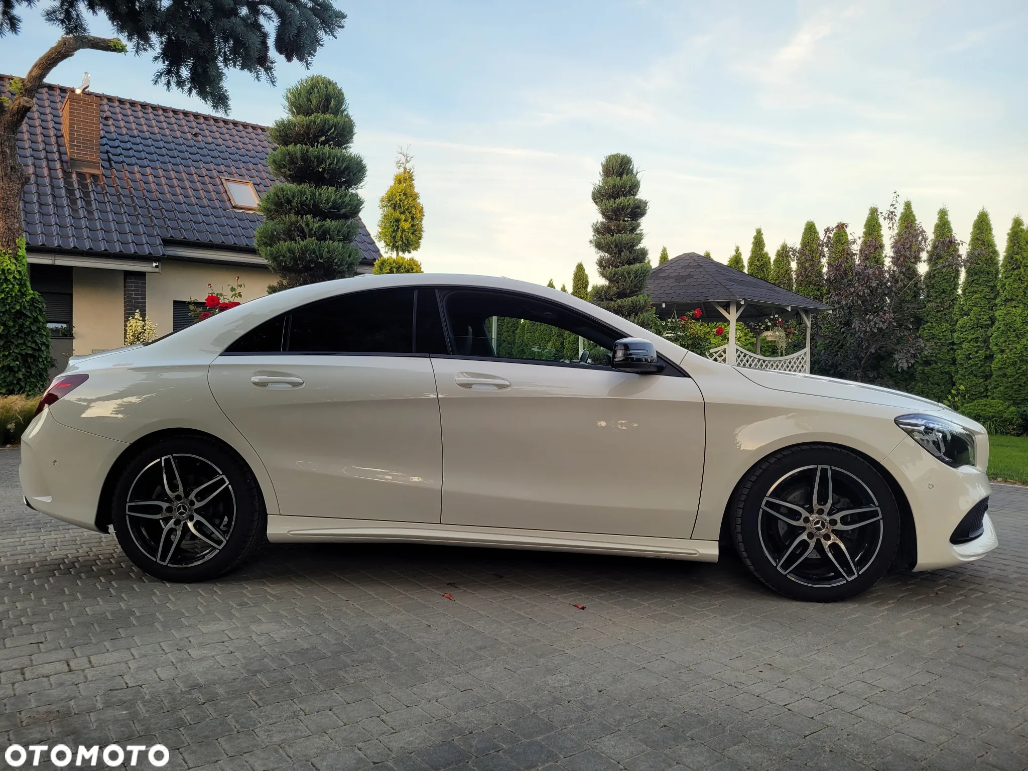 Mercedes-Benz CLA 200 7G-DCT AMG Line - 2