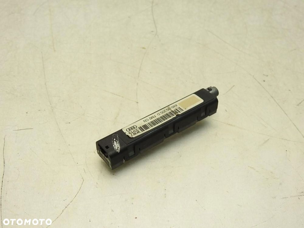 WZMACNIACZ ANTENY AUDI A1 8X 3D 8X0035225D - 7