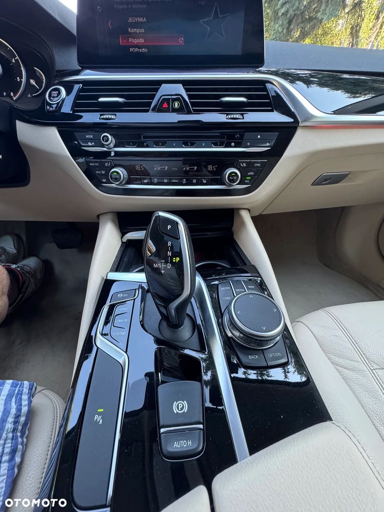 BMW Seria 5 520d xDrive Luxury Line sport - 6