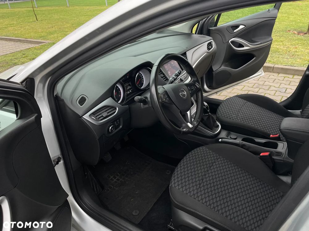 Opel Astra 1.2 T Business Edition S&S - 10