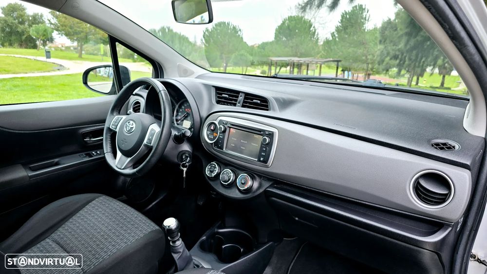 Toyota Yaris 1.33 VVT-i Comfort+P.Style - 33