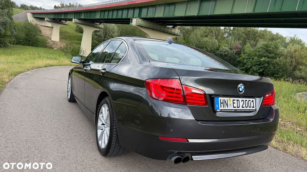BMW Seria 5 523i - 6