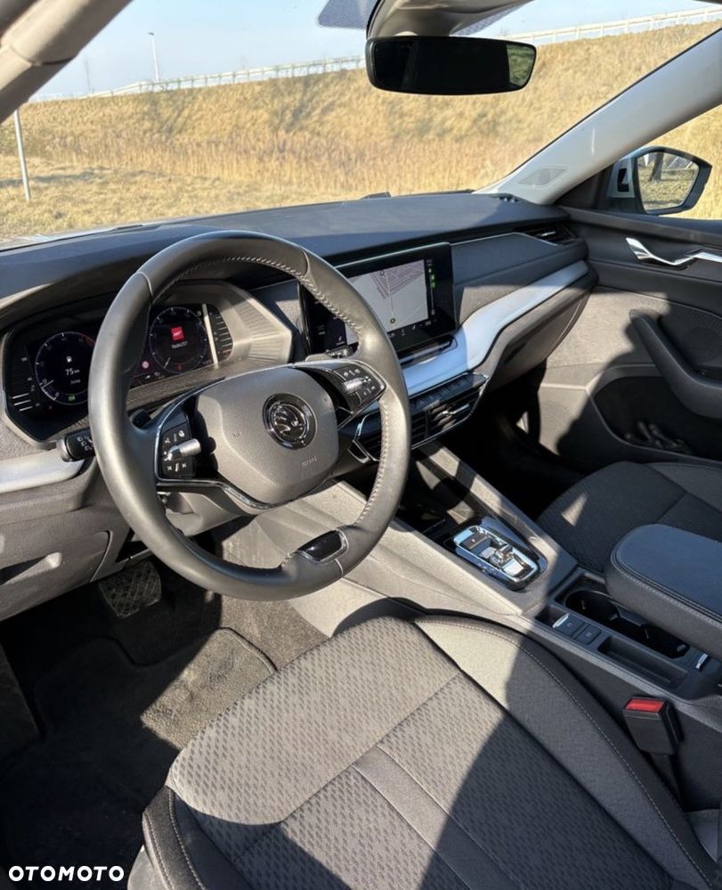 Skoda Octavia 2.0 TDI DSG Edition Plus - 9