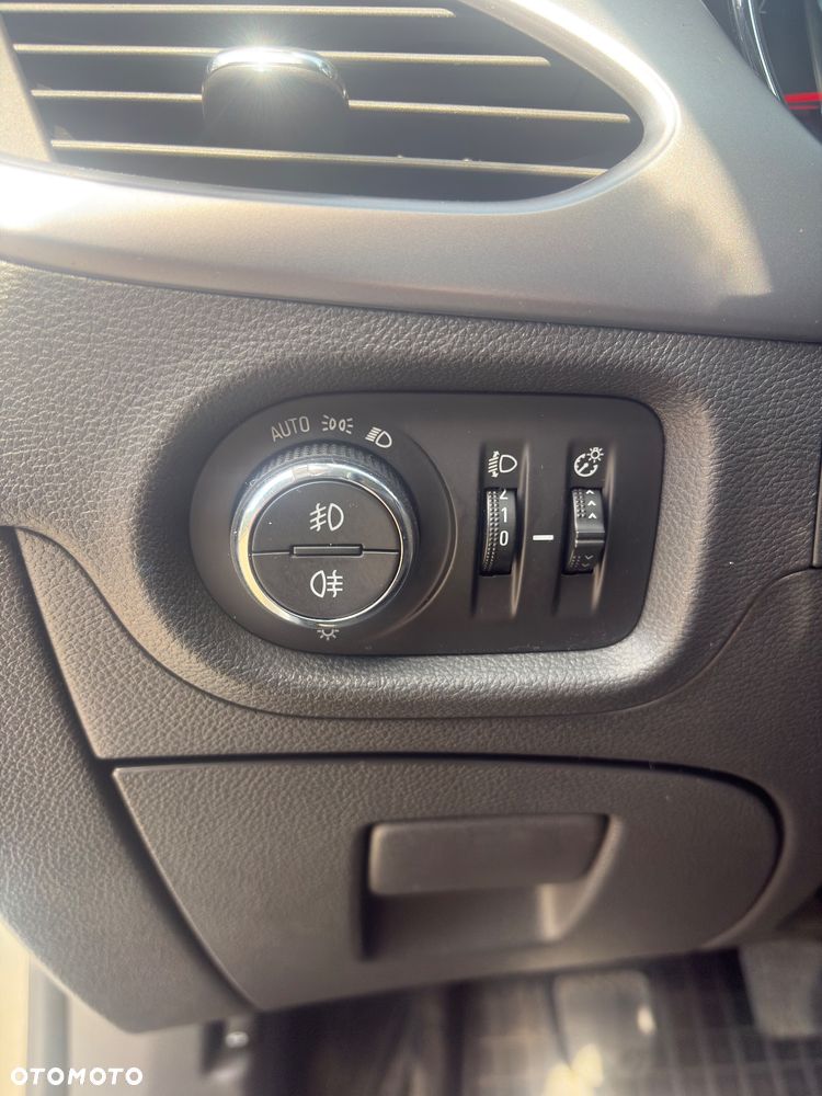 Opel Astra 1.6 CDTI Cosmo - 37